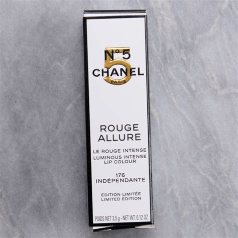 chanel independante 1976 rouge.